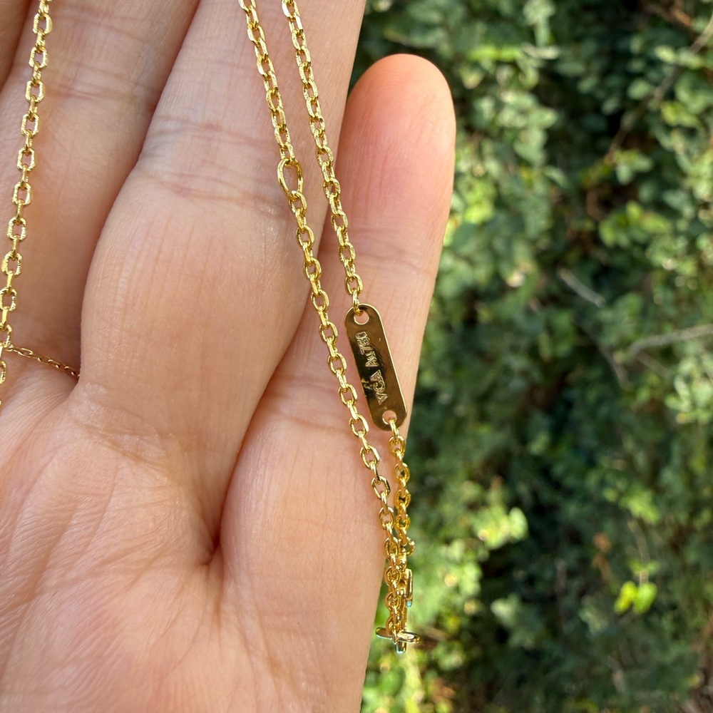 Cloverleaf one motif Yellow Gold Tiger Eye Necklace

Waterproof - Picture 5 of 7